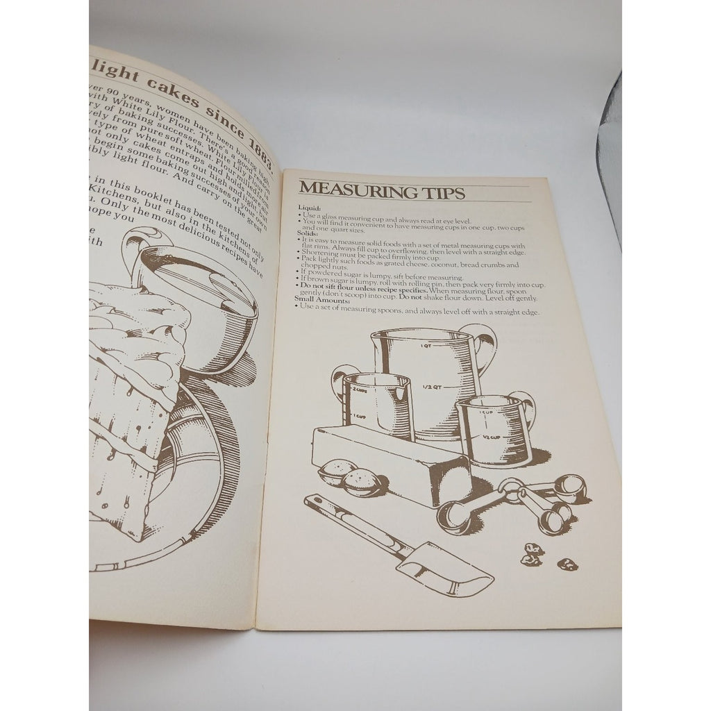 Vintage White Lily Cakes To Bake Recipe Booklet 1977 Baking Cookbook