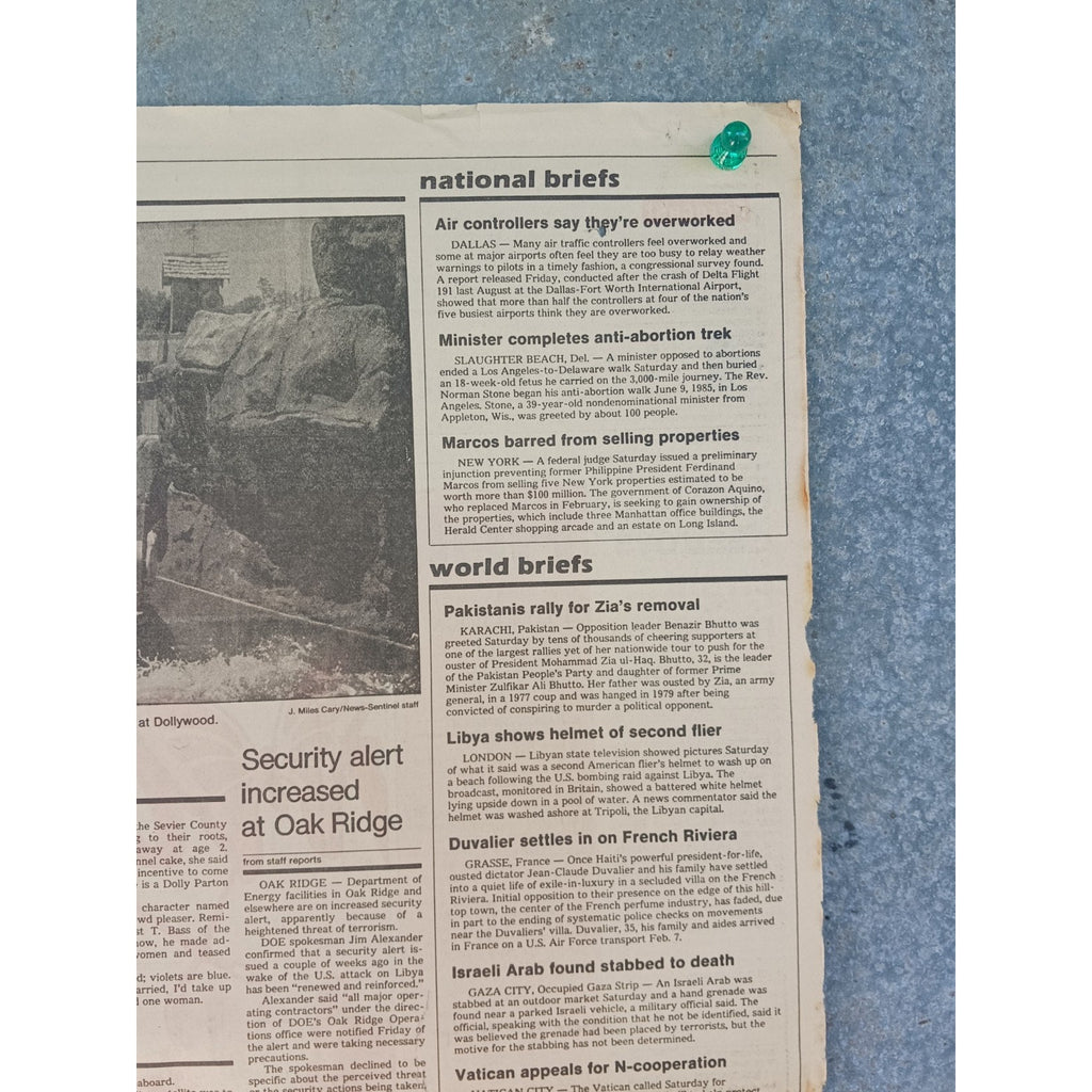 RARE 1986 Dollywood Grand Opening Newspaper Article Dolly Parton Pigeon Forge TN