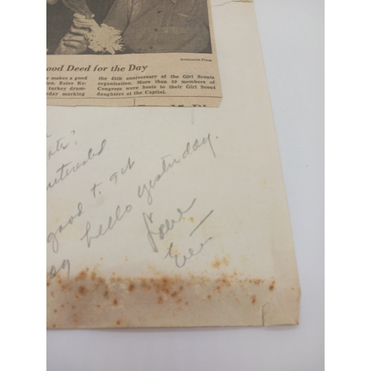 Handwrote Note Signed Estes Kefauver W/ Daughter Newspaper Clipping Sent To Dad