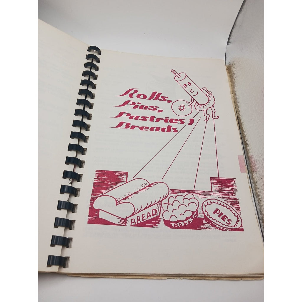 Favorite Recipes Cook Book Dyer United Methodist Church 1979 Community Spiral
