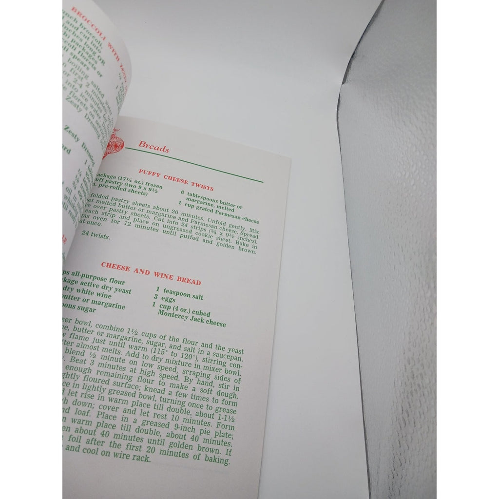 Vintage 1983 Northern Indiana Public Service Co Holiday Foods Recipe Booklet